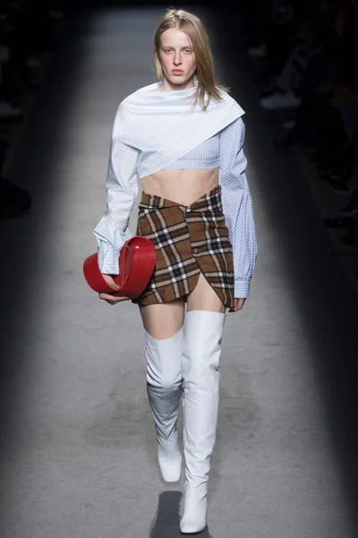 Look 12